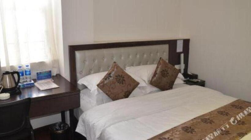 Borrman Hotel Zhuhai Mingzhu Railway Station Rainbow Shopping Mall