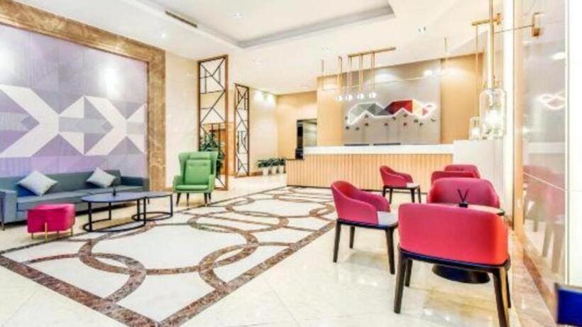 Borrman Hotel Zhuhai Mingzhu Railway Station Rainbow Shopping Mall