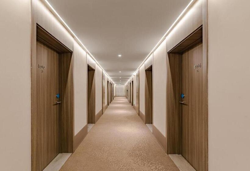 Hanting Hotel Hebi Qi County Bus Station