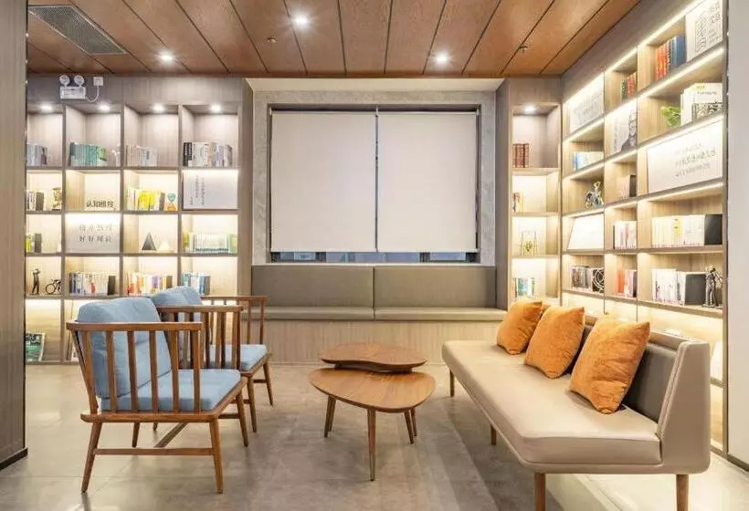 Hanting Hotel Hebi Qi County Bus Station