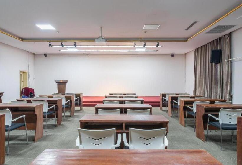 Hanting Hotel Hebi Qi County Bus Station