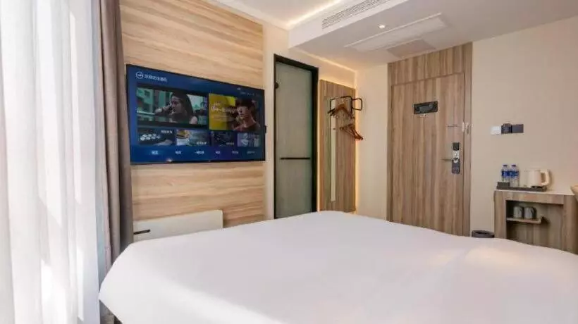 Hanting Premium Hotel Huayin Huashan Mountain Scenic Area Huayue Avenue