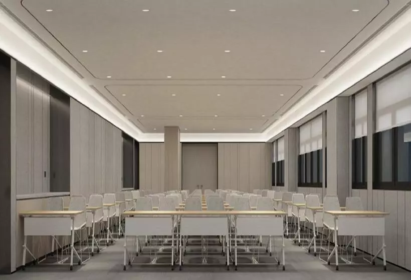 Ji Hotel Shanghai Lujiazui Beiyangjing Road Metro Station