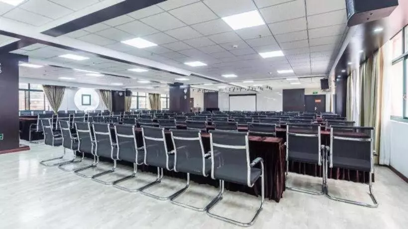 Starway Hotel Anshun Huangguoshu Street Anshun College