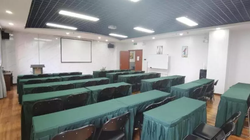 Starway Hotel Baoding Dongfeng Middle Road