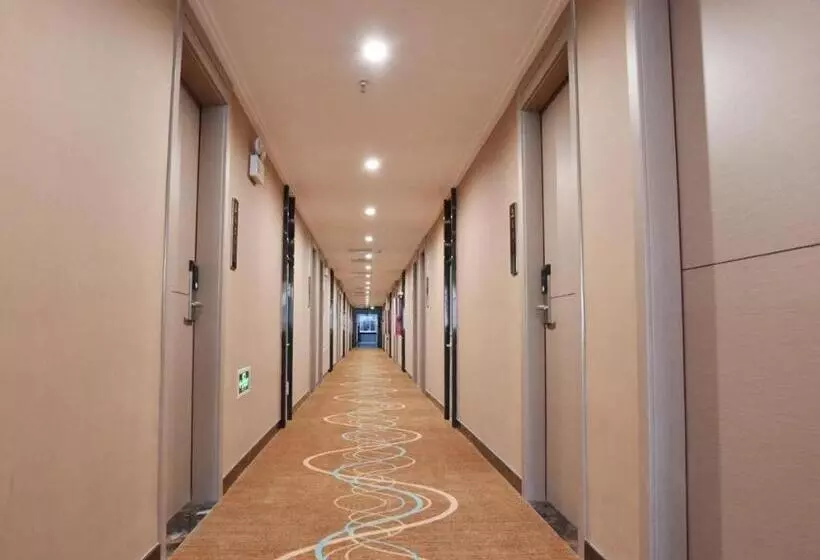 Super 8 Hotel Urumqi West Wuyi Road