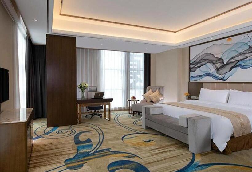 Venus Royal Hotel Nanning East High Speed Railway Station