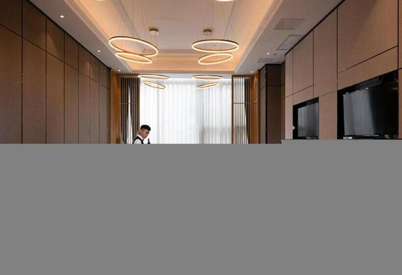 Venus Royal Hotel Nanning East High Speed Railway Station