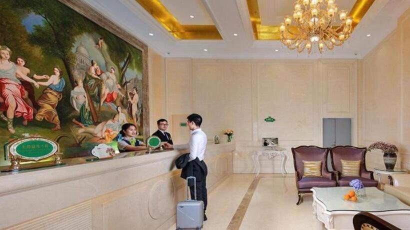 Vienna Hotel Sichuan Yibin High Speed Railway Station