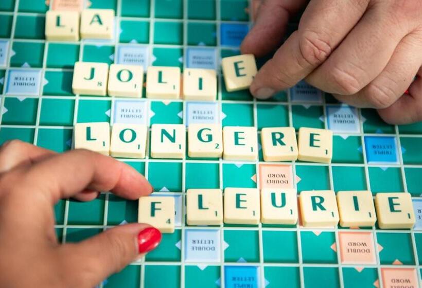 مبيت وإفطار La Jolie Longère Fleurie Roulotte Avec Piscine Et Grand Jardin