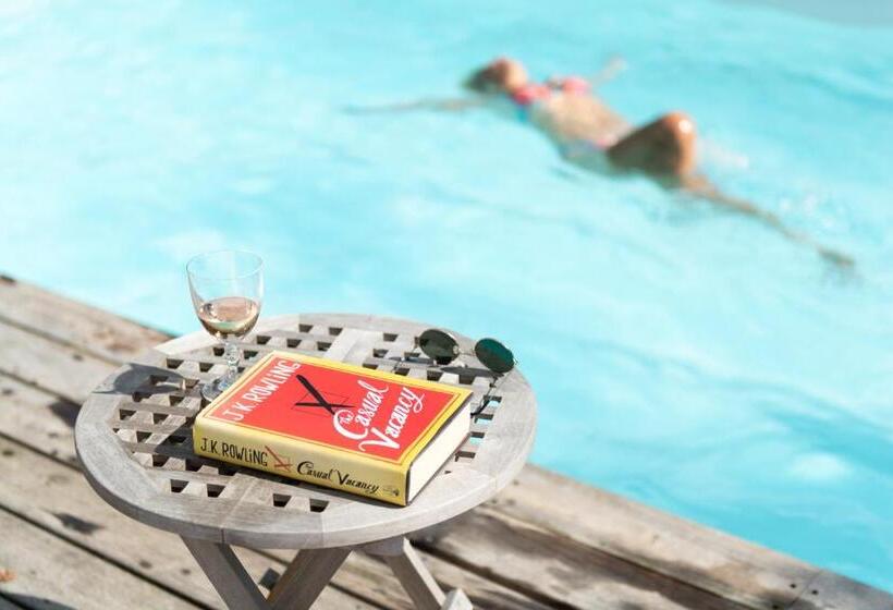 مبيت وإفطار La Jolie Longère Fleurie Roulotte Avec Piscine Et Grand Jardin