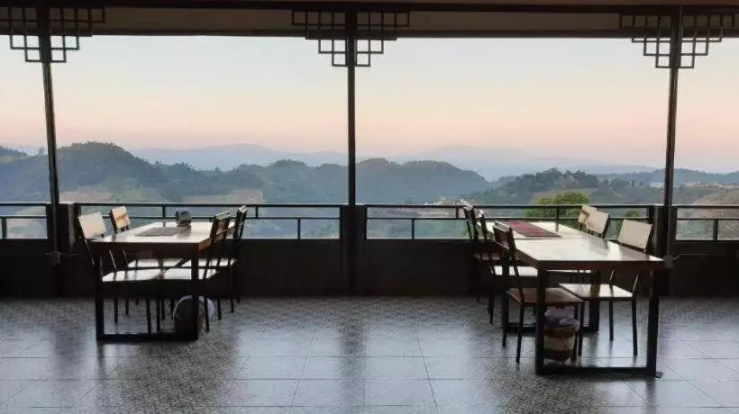 هتل Baan Hom Muen Li