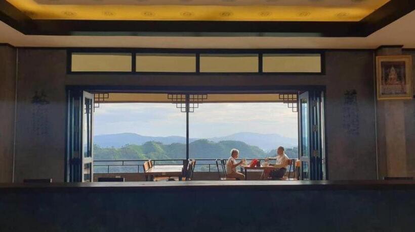 Отель Baan Hom Muen Li