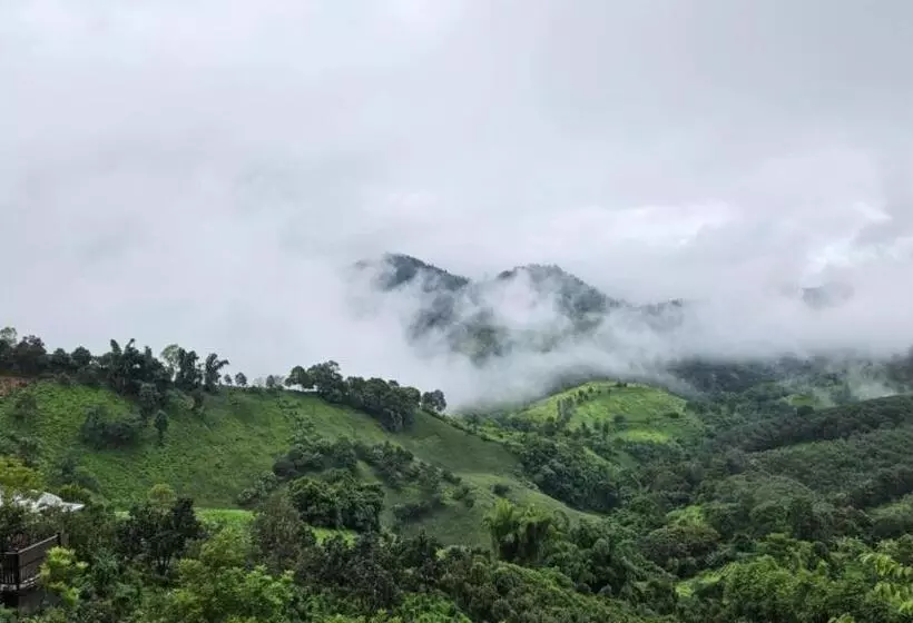 هتل Baan Hom Muen Li