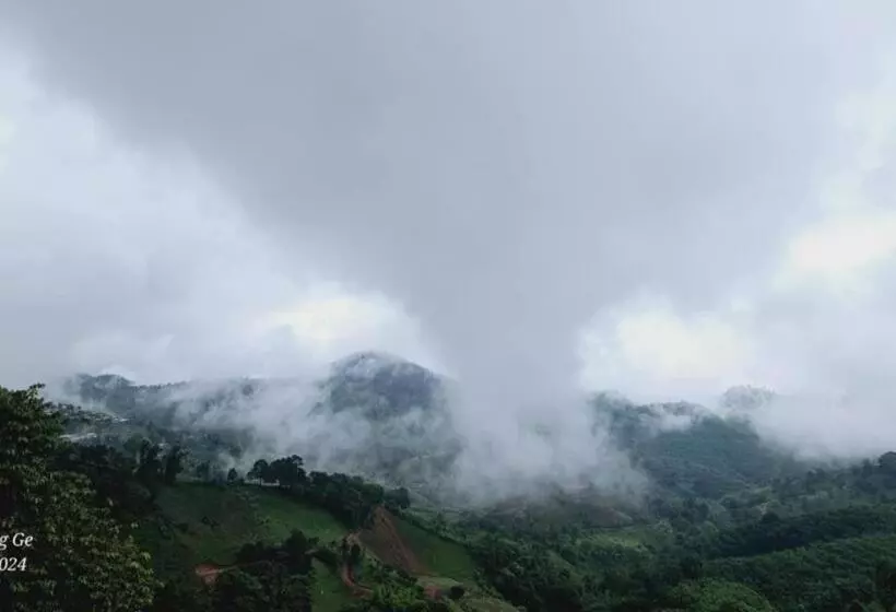 هتل Baan Hom Muen Li