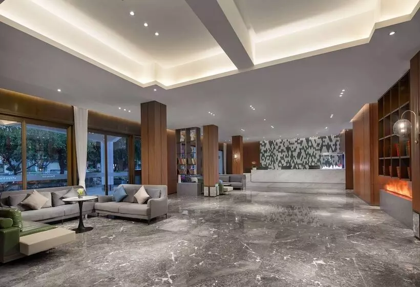 هتل Days Inn By Wyndham Hainan Sanya Bay