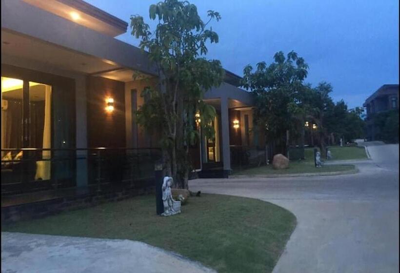 בית מלון כפרי Nutchana Hill Boutique