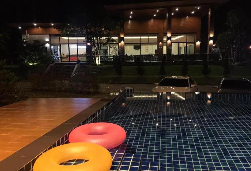 בית מלון כפרי Nutchana Hill Boutique