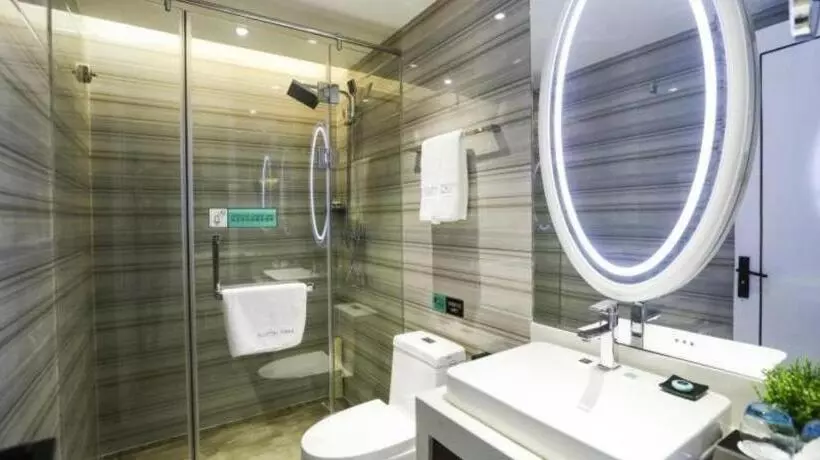 Hotelli Xana Lite·dunhua Railway Station