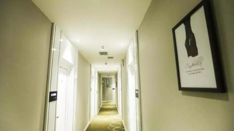 Hotelli Xana Lite·dunhua Railway Station