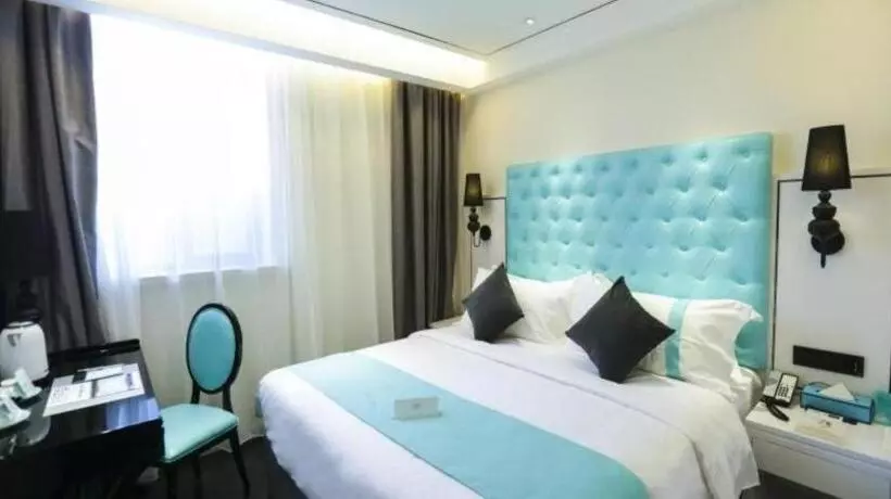 Hotelli Xana Lite·dunhua Railway Station