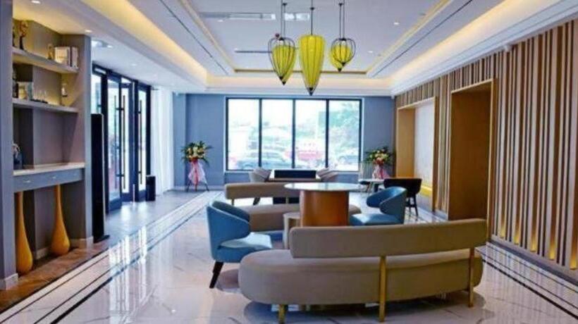 Magnotel Hotel Anshun West High Speed Railway Station