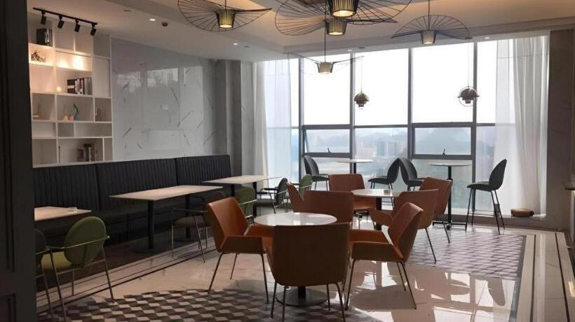 Magnotel Hotel Anshun West High Speed Railway Station