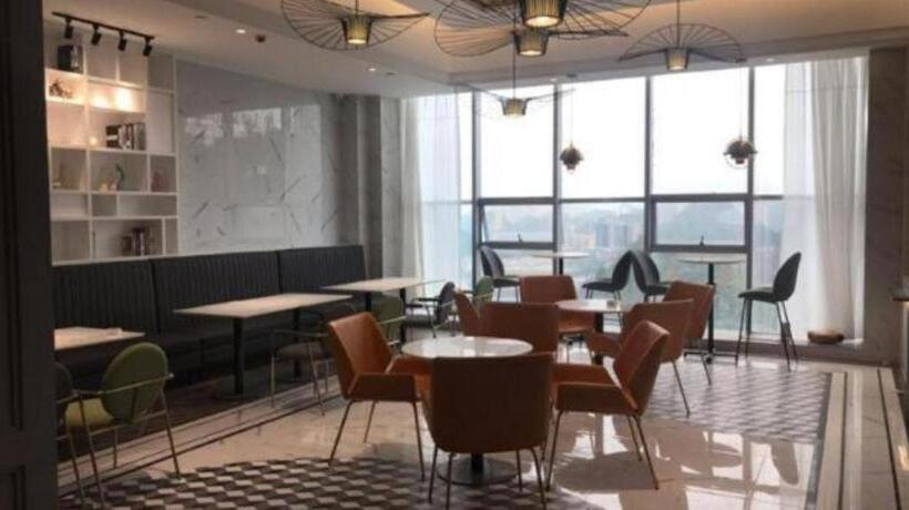 Magnotel Hotel Anshun West High Speed Railway Station