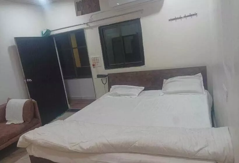 Oyo Maihar Hotel And Family Restaurant