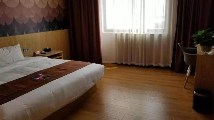 Pai Hotel Dengfeng Songshan Shaolin Temple Chonggao Road