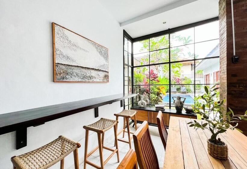 Pensjonat Island Boy Guesthouse E Prime Location In Canggu
