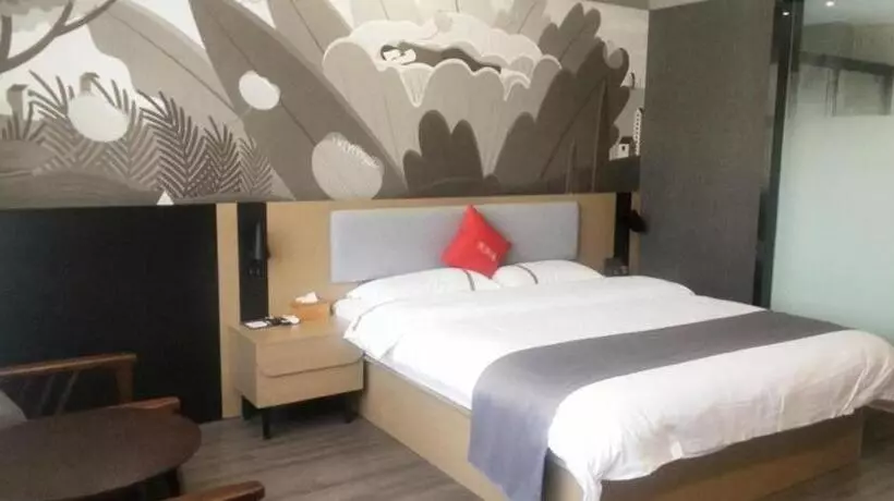 Thank Inn Hotel Guangxi Hechi Yizhou Sankeshu