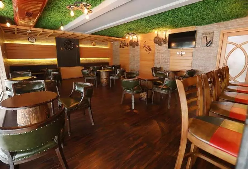 Comfort Hotel Gms Grand