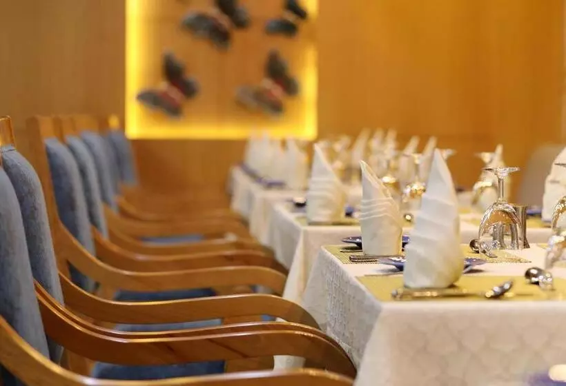 Comfort Hotel Gms Grand