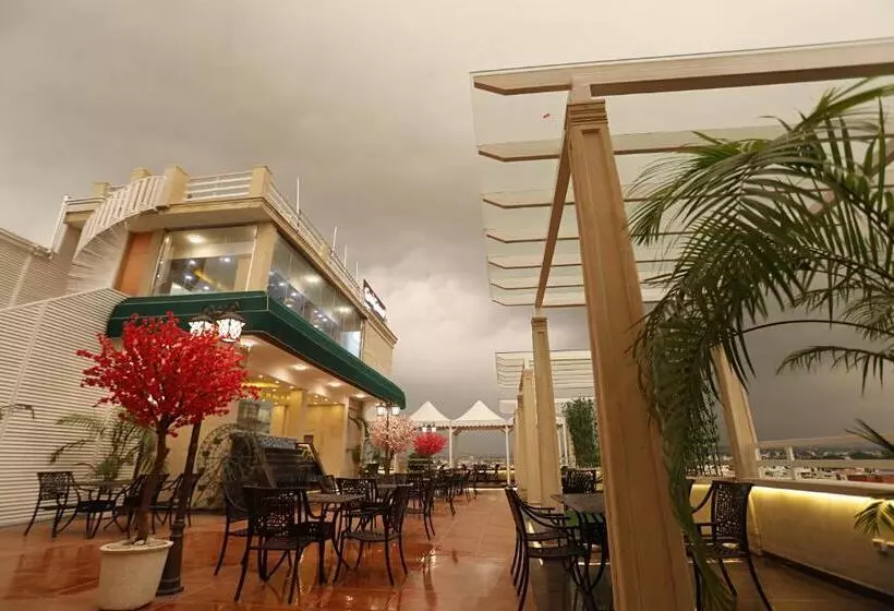 Comfort Hotel Gms Grand