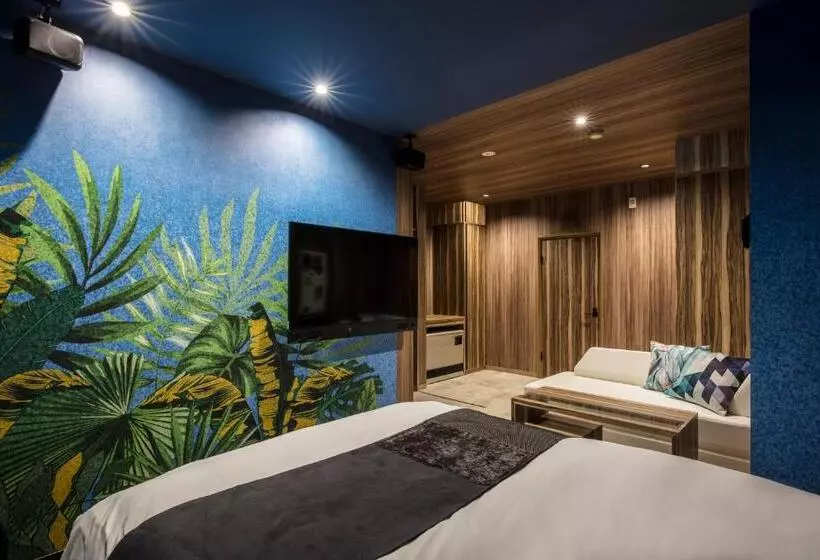 ホテル Chroma   Adult Only