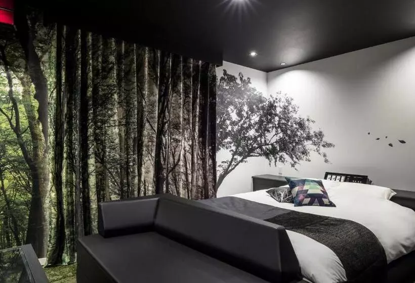 ホテル Chroma   Adult Only