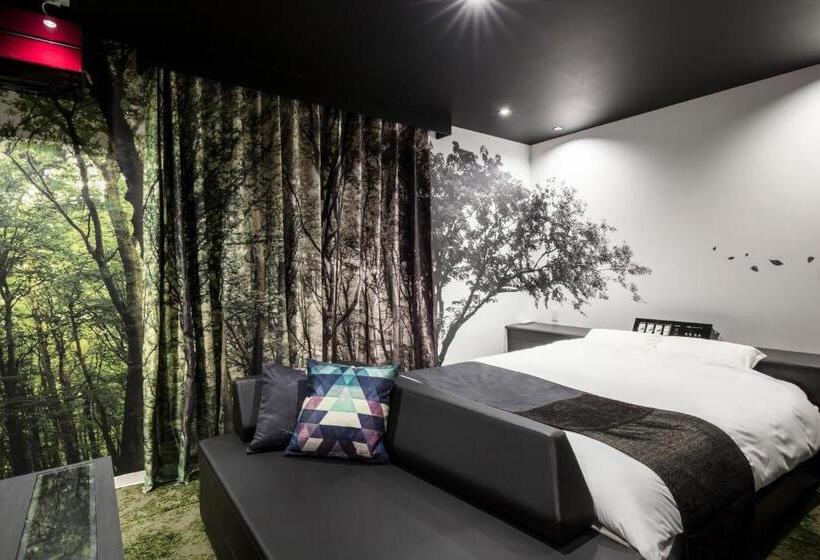 Hotel Chroma   Adult Only