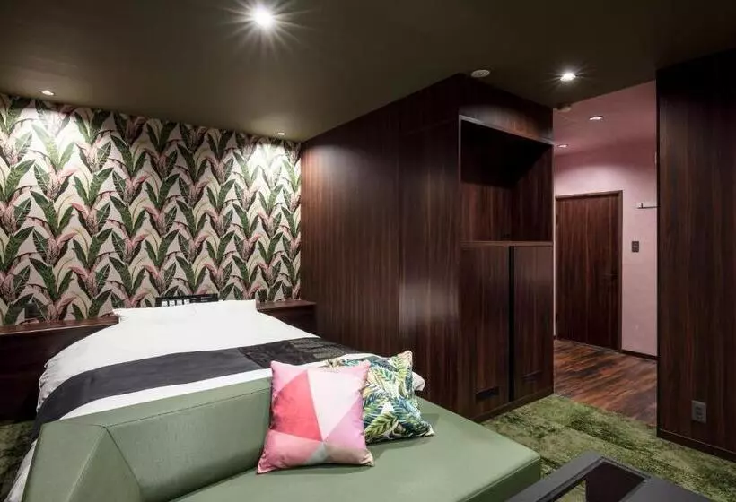 ホテル Chroma   Adult Only