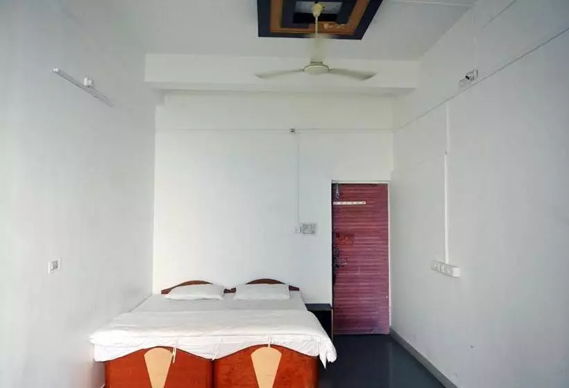ホテル Ghate Rooms