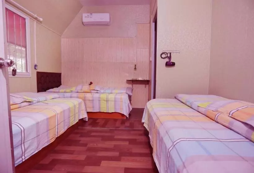 ペンション 武当山仙山旅馆景区内店