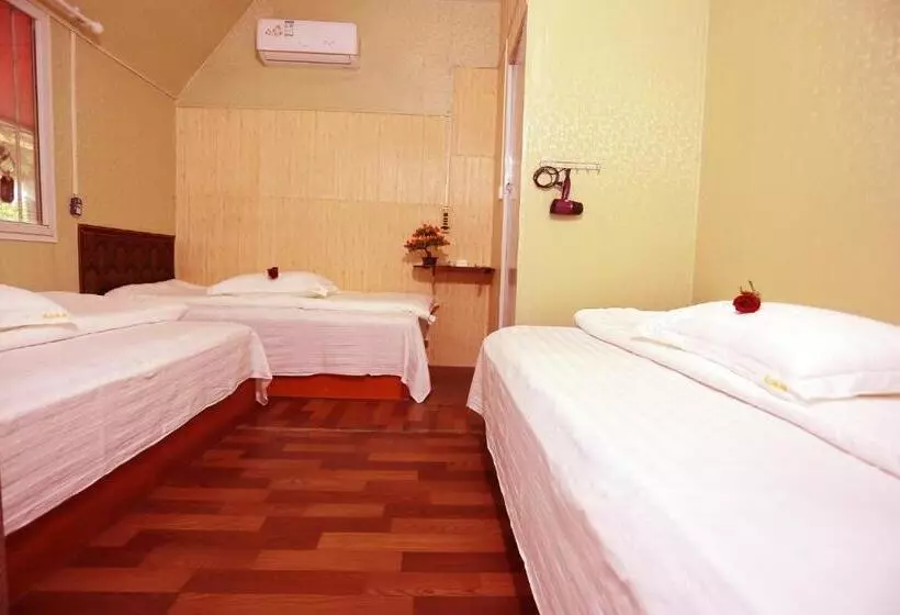 ペンション 武当山仙山旅馆景区内店