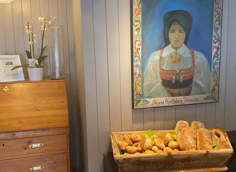 ペンション Bergtun Hotell