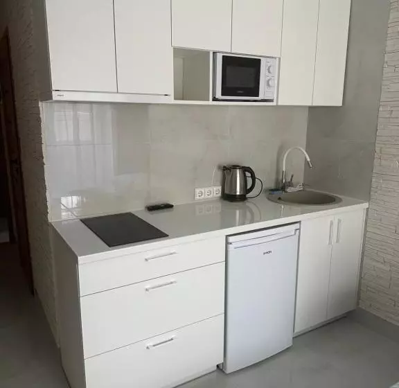 پانسیون Lt11   777 Edition