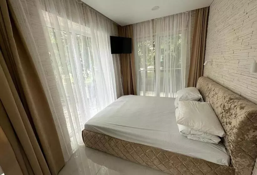 پانسیون Lt11   777 Edition