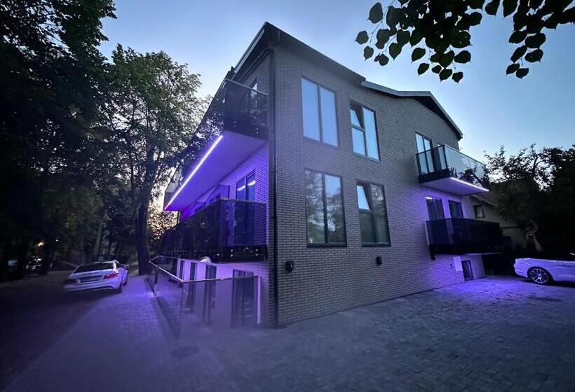 پانسیون Lt11   777 Edition