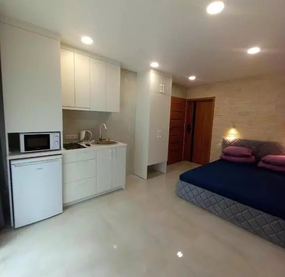 پانسیون Lt11   777 Edition