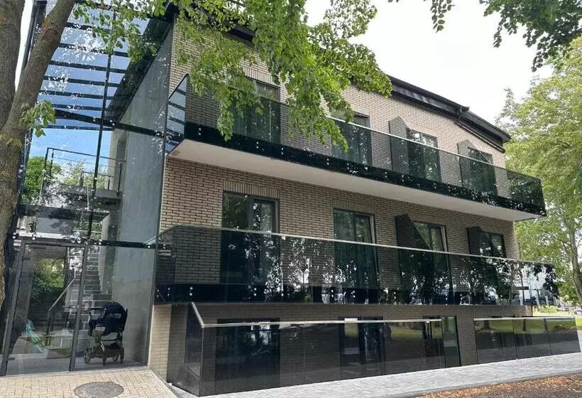 پانسیون Lt11   777 Edition