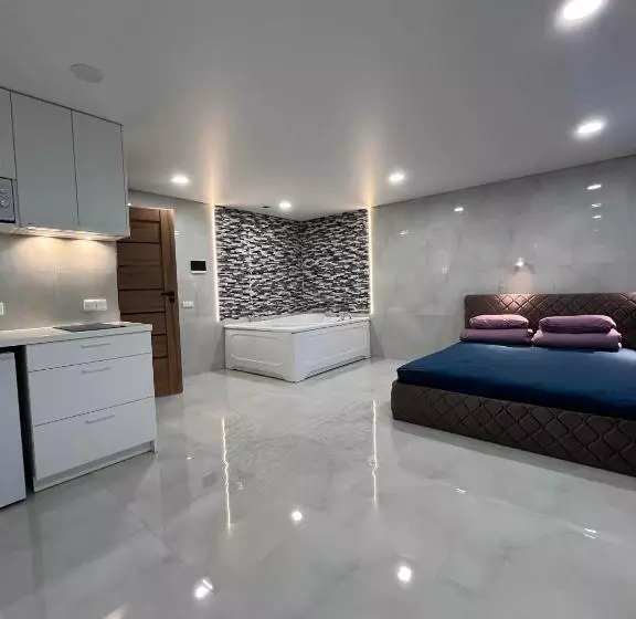 پانسیون Lt11   777 Edition