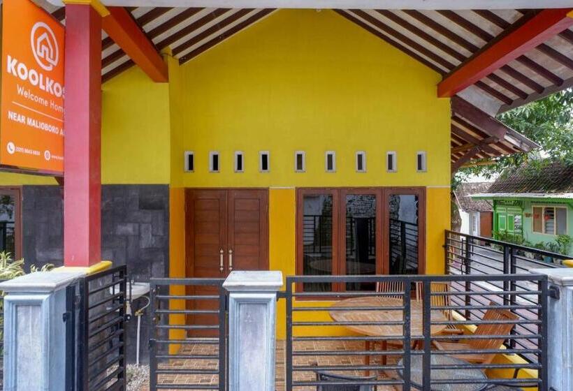 Общежитие Koolkost Syariah Near Malioboro Area